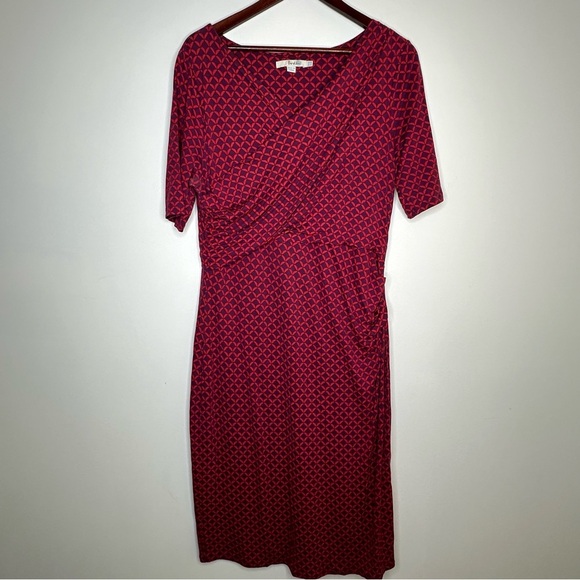 Boden Midi Dress in Red with Elegant Pattern - Picture 2 of 8